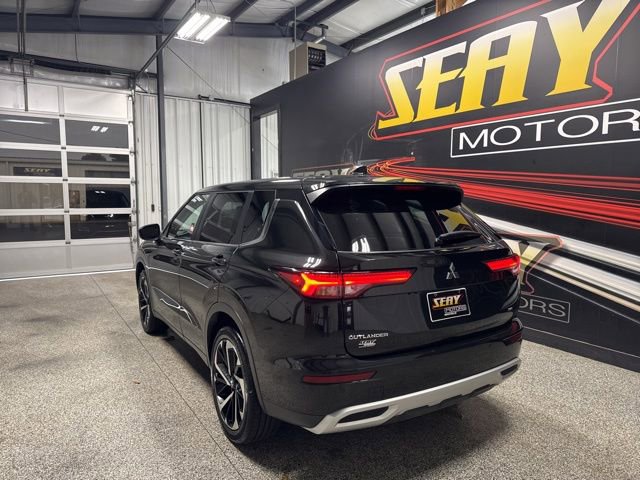 Used 2024 Mitsubishi Outlander SE Black Edition FWD image 19