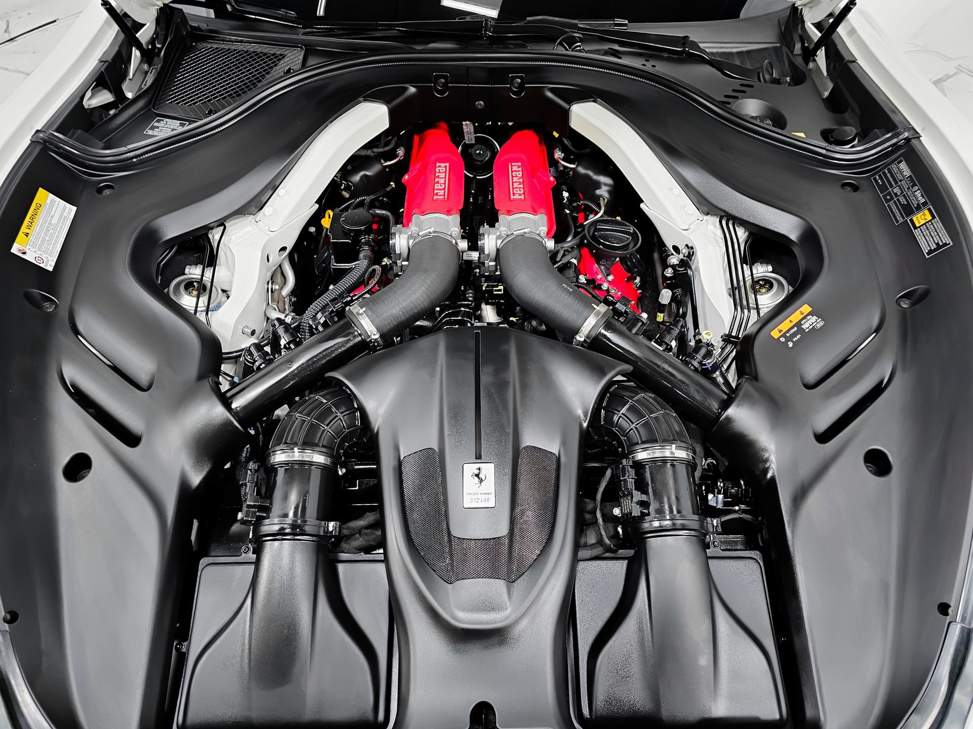 Used 2025 Ferrari Roma Spider RWD image 4