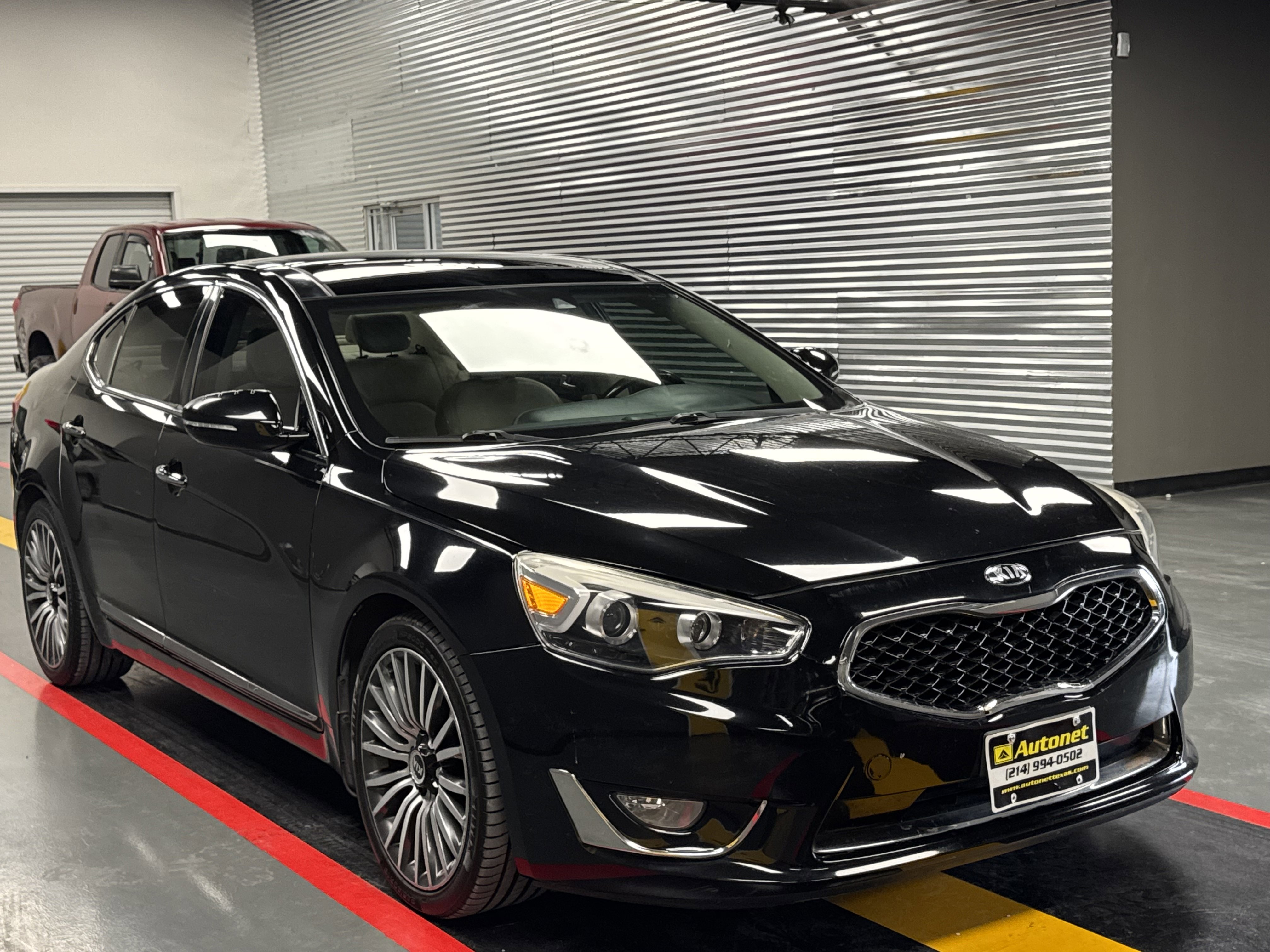 Used 2015 Kia Cadenza Premium w/ Technology Package FWD image 8