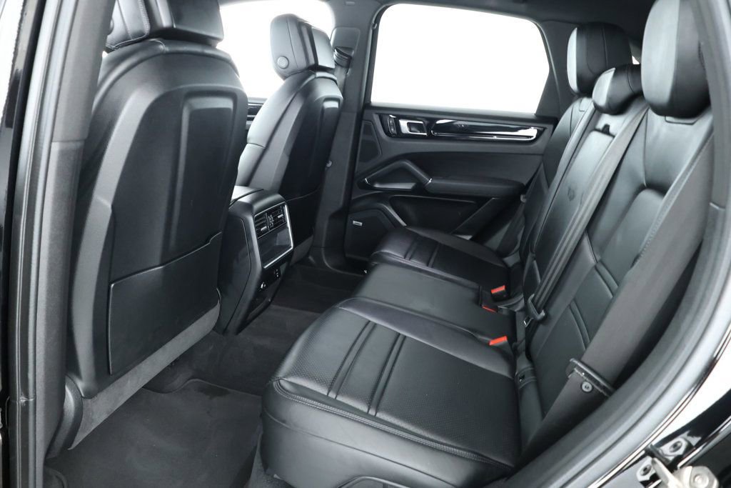 Used 2022 Porsche Cayenne image 21