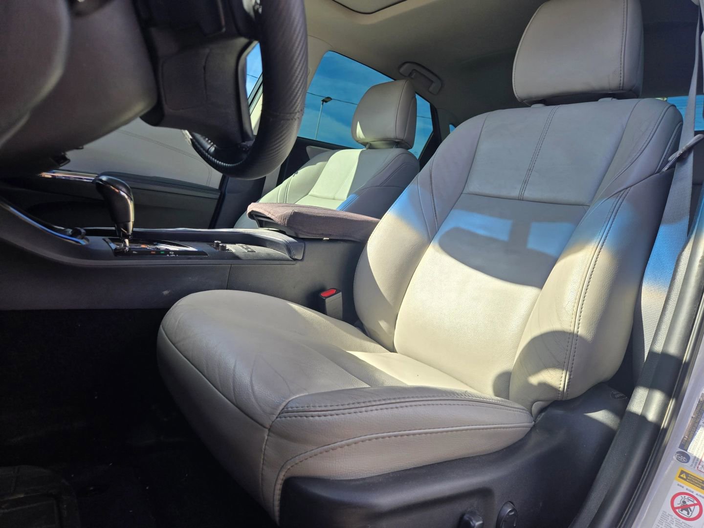Used 2015 Toyota Avalon XLE Premium w/ Preferred Accessory Package FWD image 10