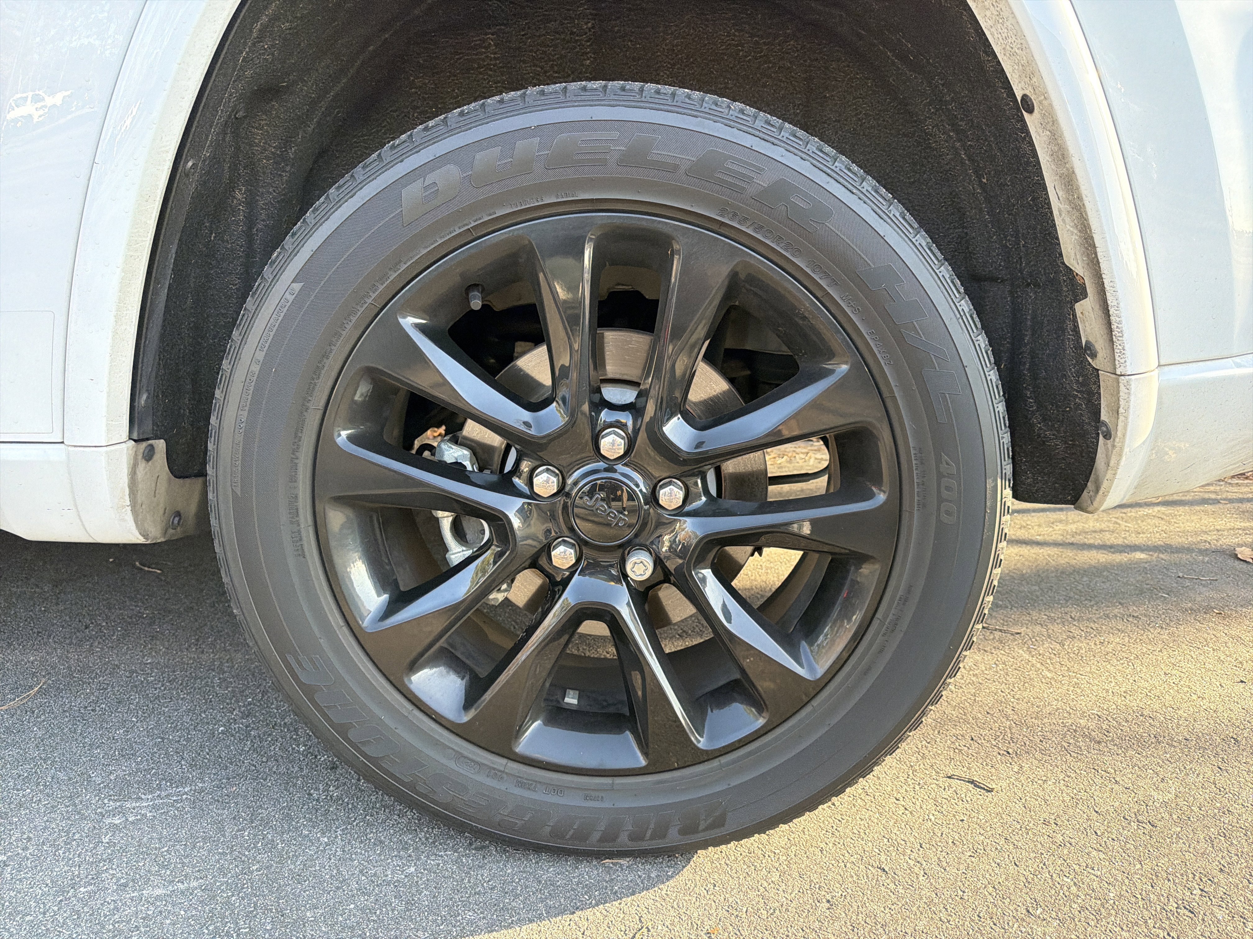 Used 2021 Jeep Grand Cherokee Laredo X image 15