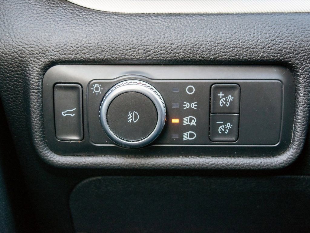 Used 2022 Ford Explorer XLT image 26