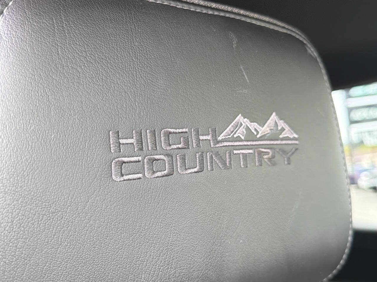 Used 2019 Chevrolet Silverado 1500 High Country w/ Technology Package AWD/4WD image 18