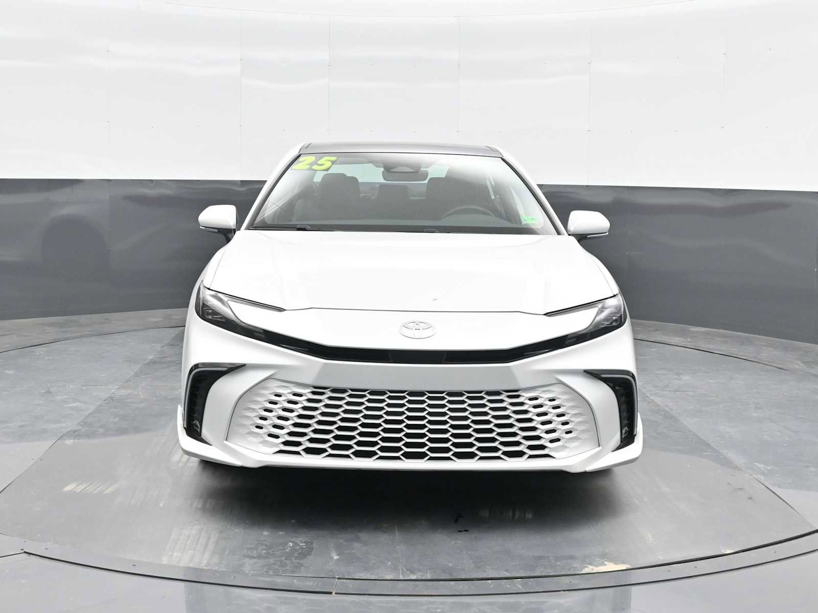 Used 2025 Toyota Camry XSE image 7