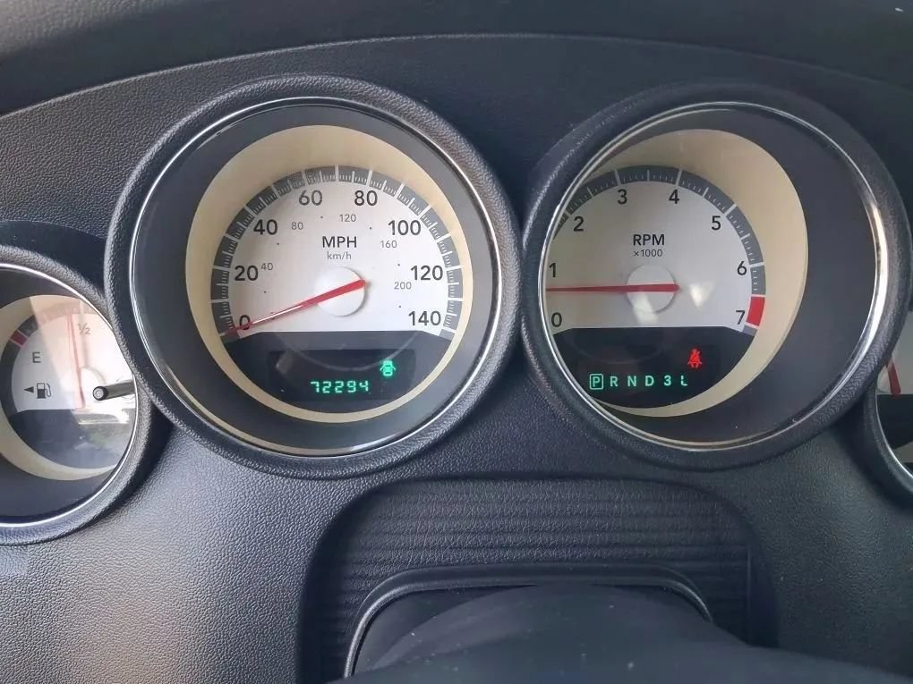 Used 2010 Dodge Charger SXT RWD image 24