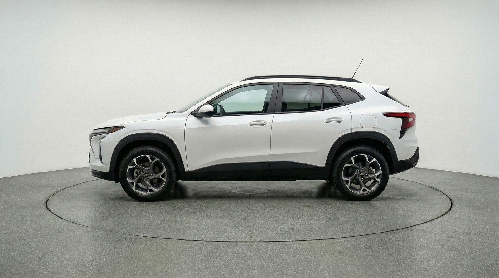 Used 2025 Chevrolet Trax LT image 5