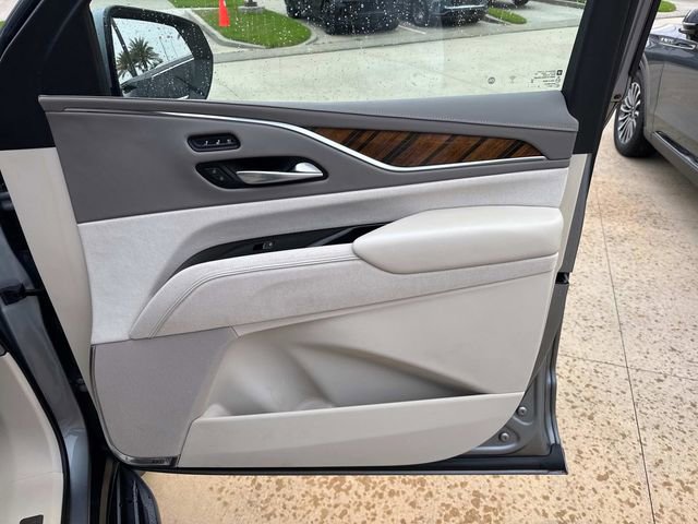 Used 2023 Cadillac Escalade ESV Sport Platinum image 15