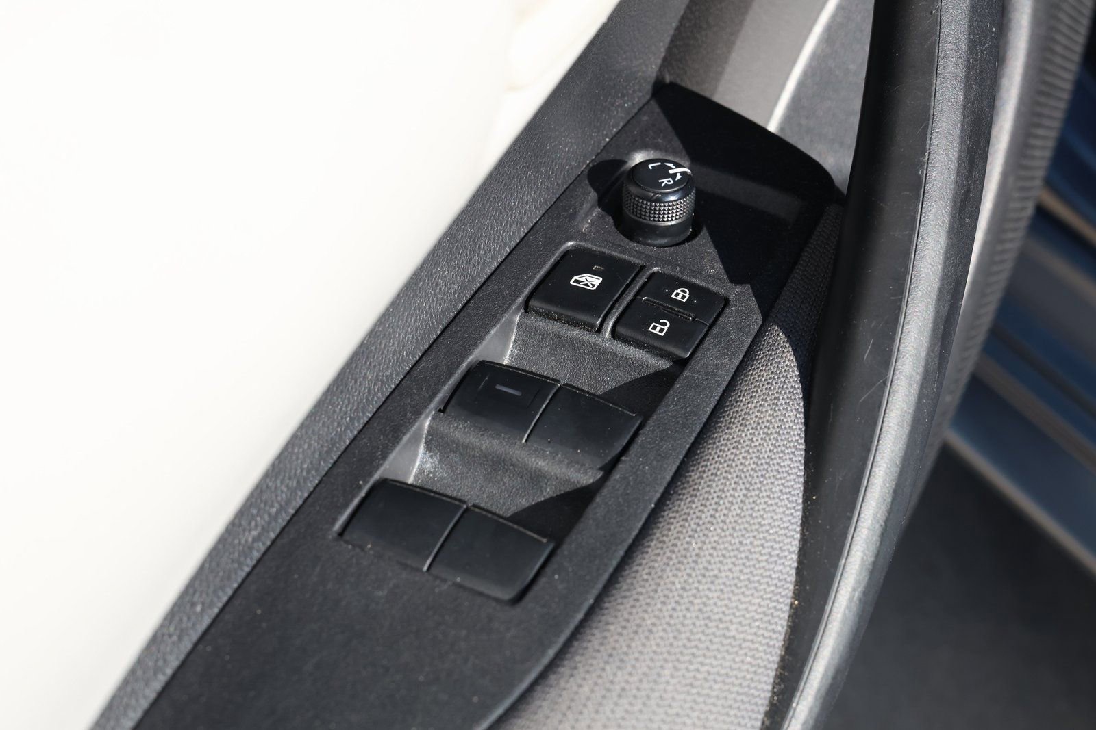 Used 2023 Toyota Corolla LE image 23