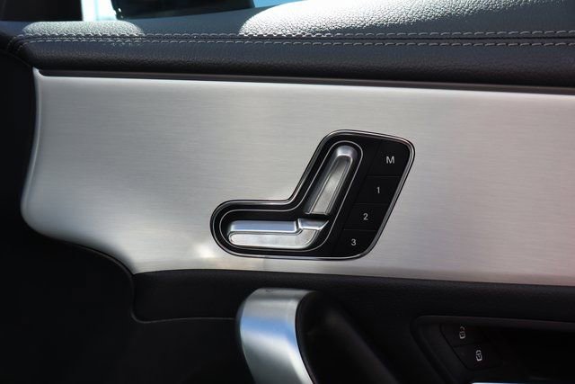 Used 2025 Mercedes-Benz CLA 250 image 13