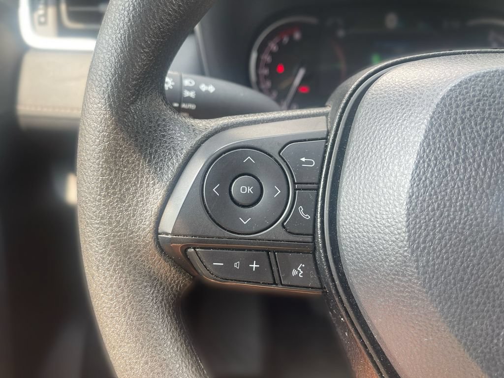 Used 2025 Toyota RAV4 XLE AWD/4WD image 11