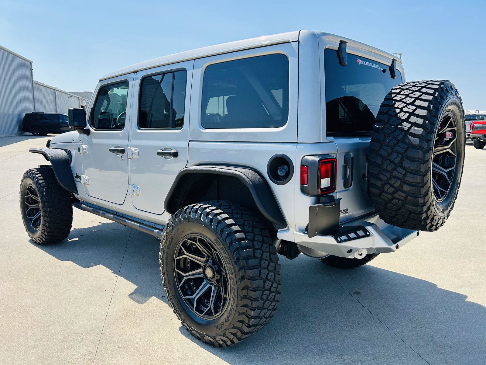 Used 2023 Jeep Wrangler Unlimited Sport w/ Sun And Sound Package AWD/4WD image 36