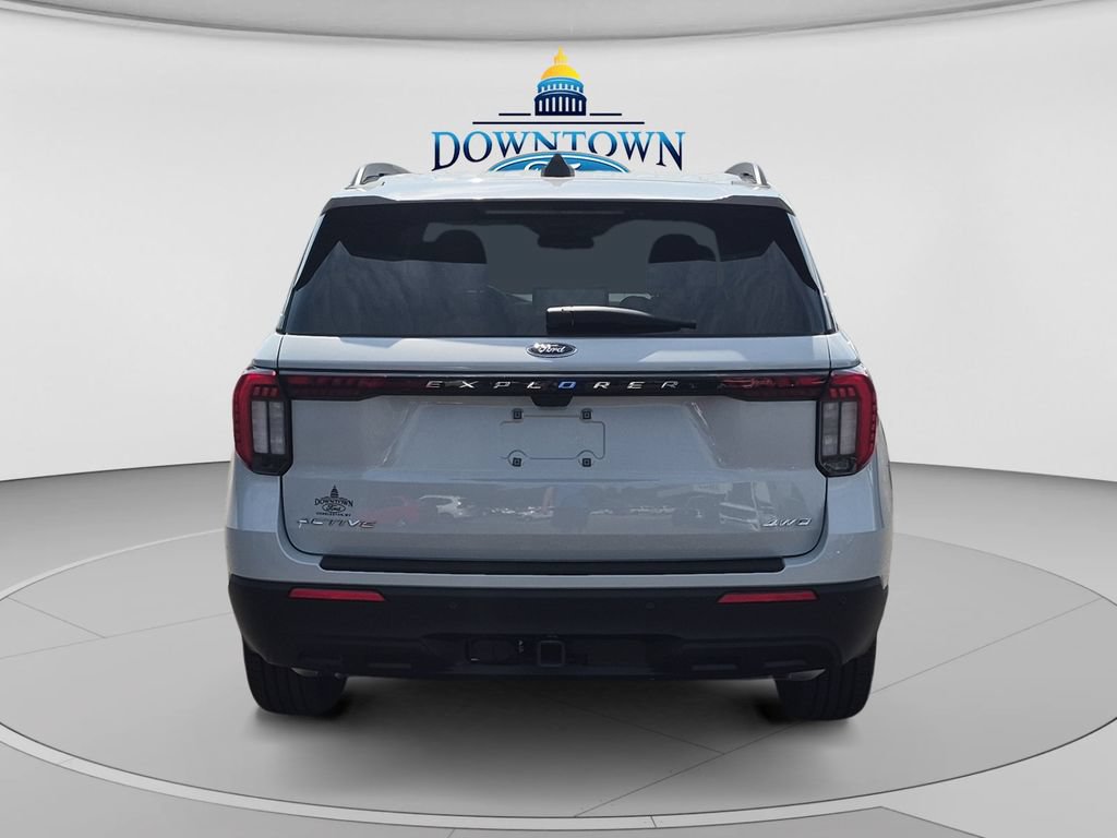 Used 2026 Ford Explorer Active AWD/4WD image 4