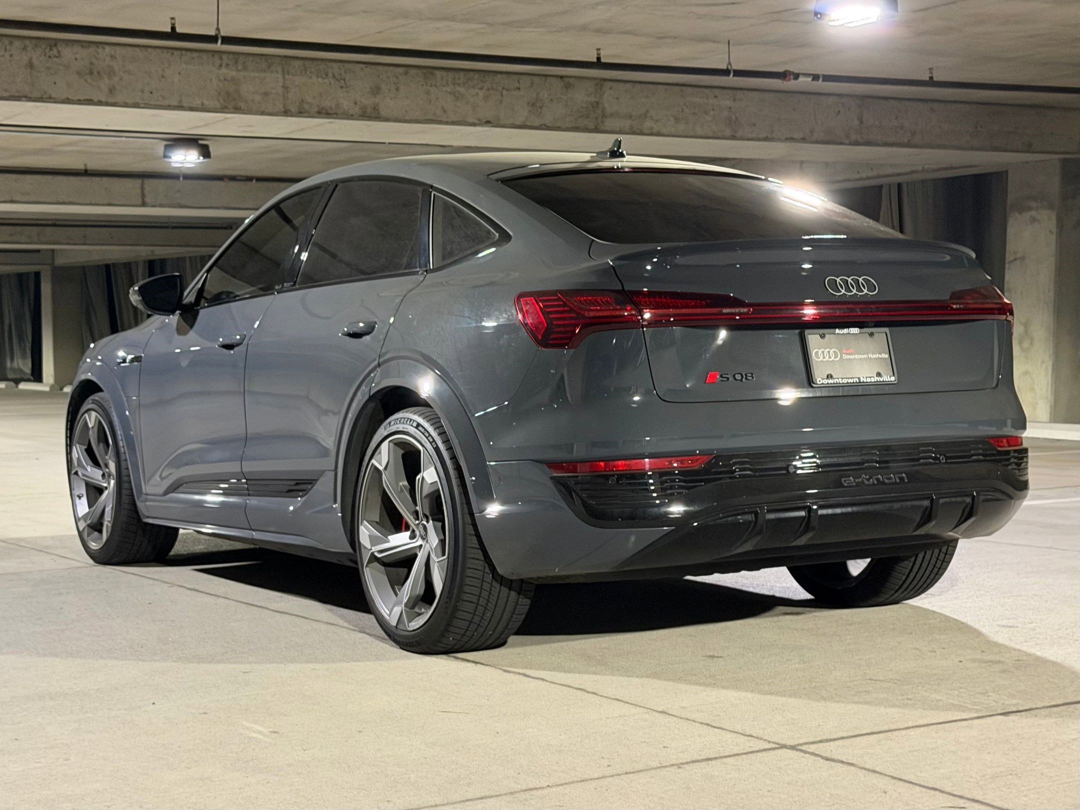 Used 2024 Audi SQ8 e-tron Premium Plus w/ Black Optic Package AWD/4WD image 3