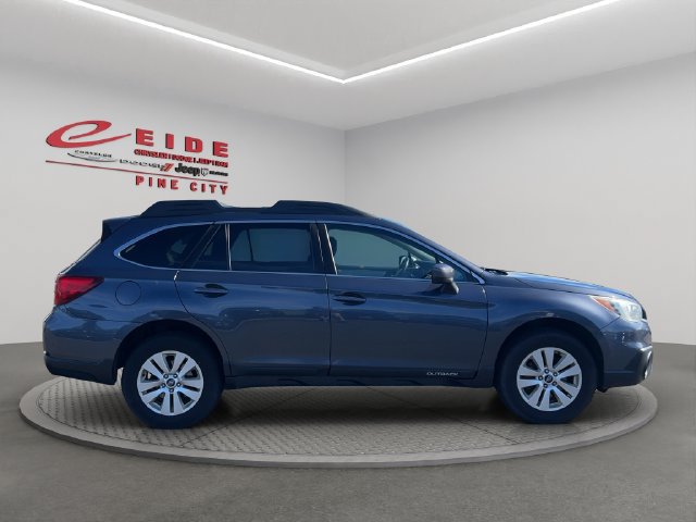 Used 2017 Subaru Outback 2.5i Premium AWD/4WD image 11