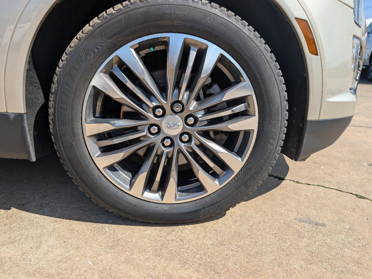 Used 2017 Cadillac XT5 Premium Luxury w/ Advanced Security Package image 7