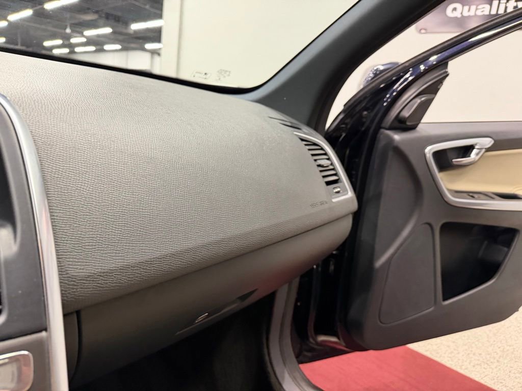 Used 2016 Volvo XC60 T5 Platinum FWD image 34
