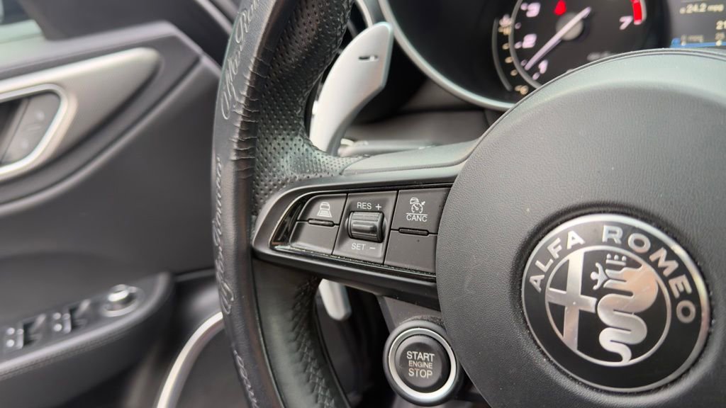 Used 2022 Alfa Romeo Giulia Veloce image 9