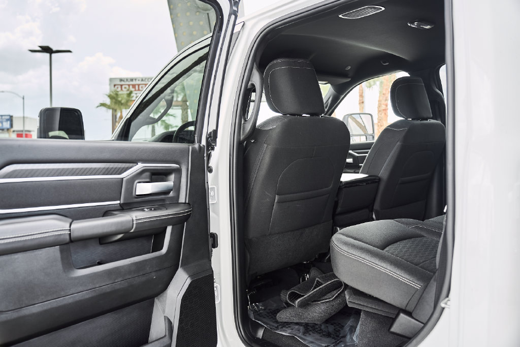 Used 2025 RAM 2500 Big Horn AWD/4WD image 12