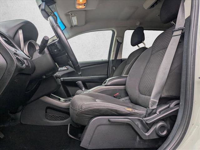 Used 2017 Dodge Journey SE w/ Flexible Seating Group image 14