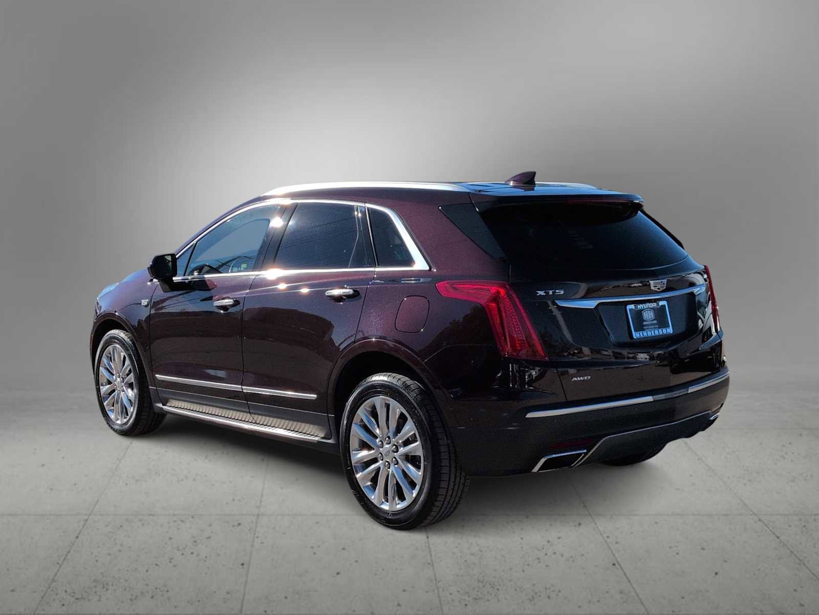 Used 2018 Cadillac XT5 Platinum w/ Driver Assist Package image 6