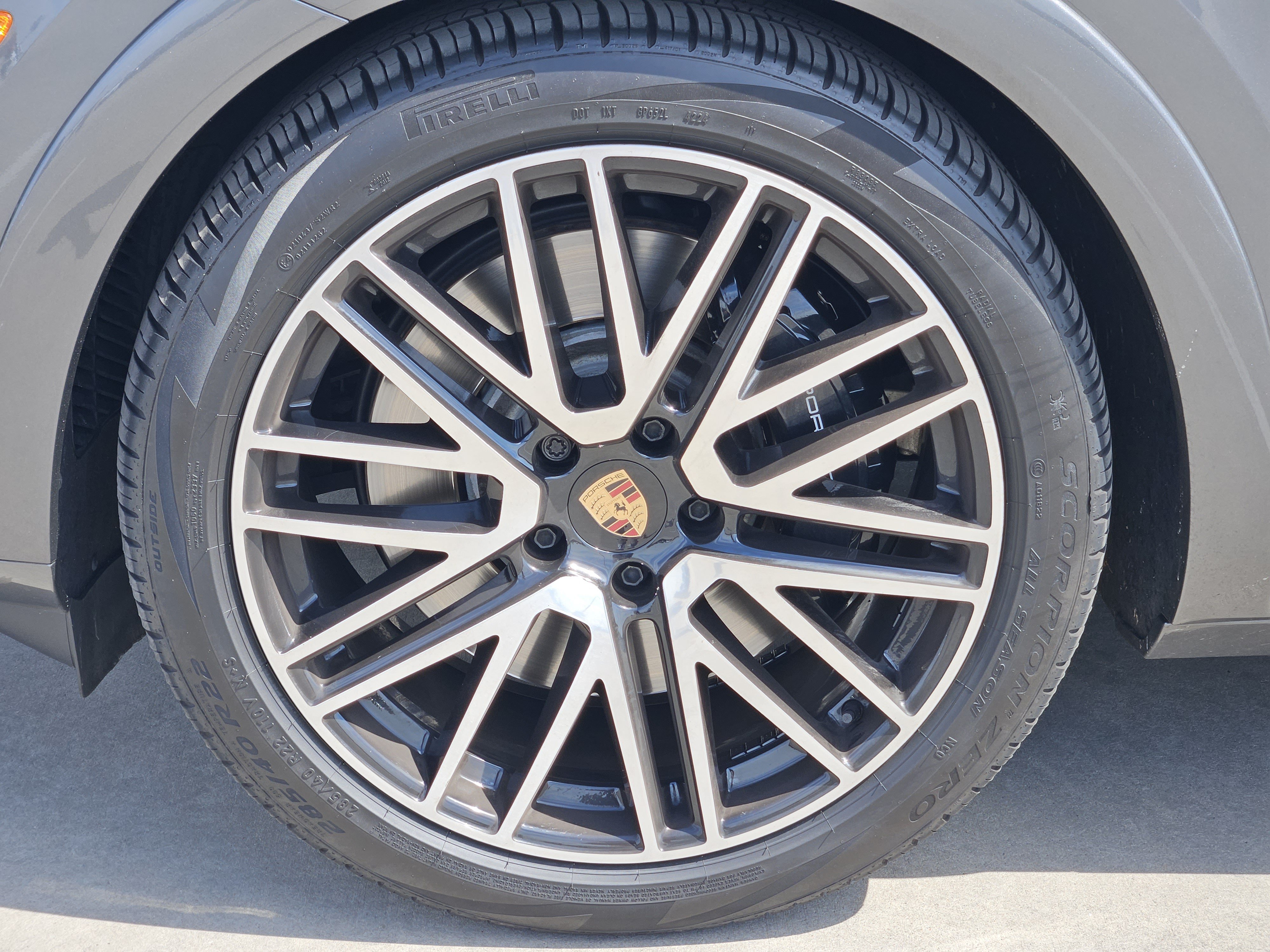 Certified 2025 Porsche Cayenne GTS AWD/4WD image 14