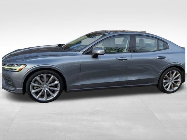 Used 2021 Volvo S60 T6 Momentum image 4