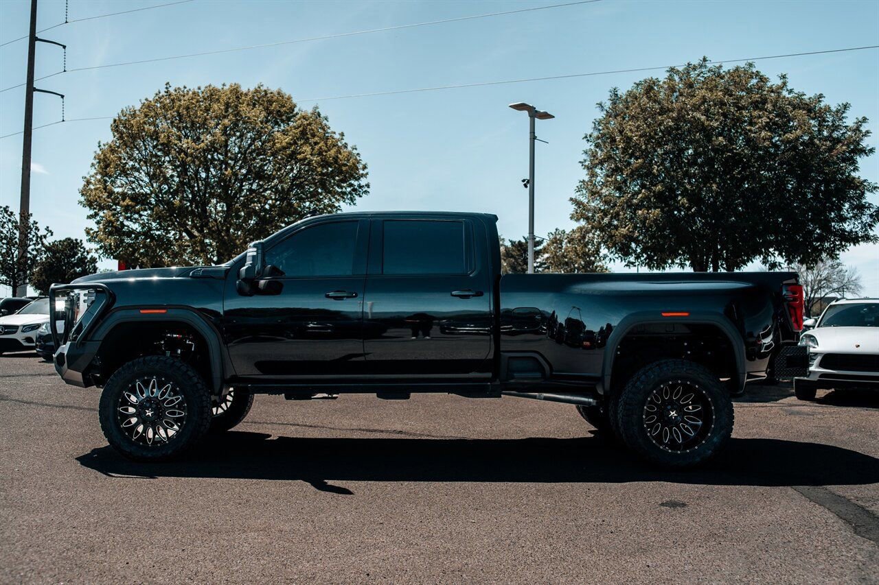 Used 2024 GMC Sierra 3500 Denali w/ Denali Reserve Package AWD/4WD image 4