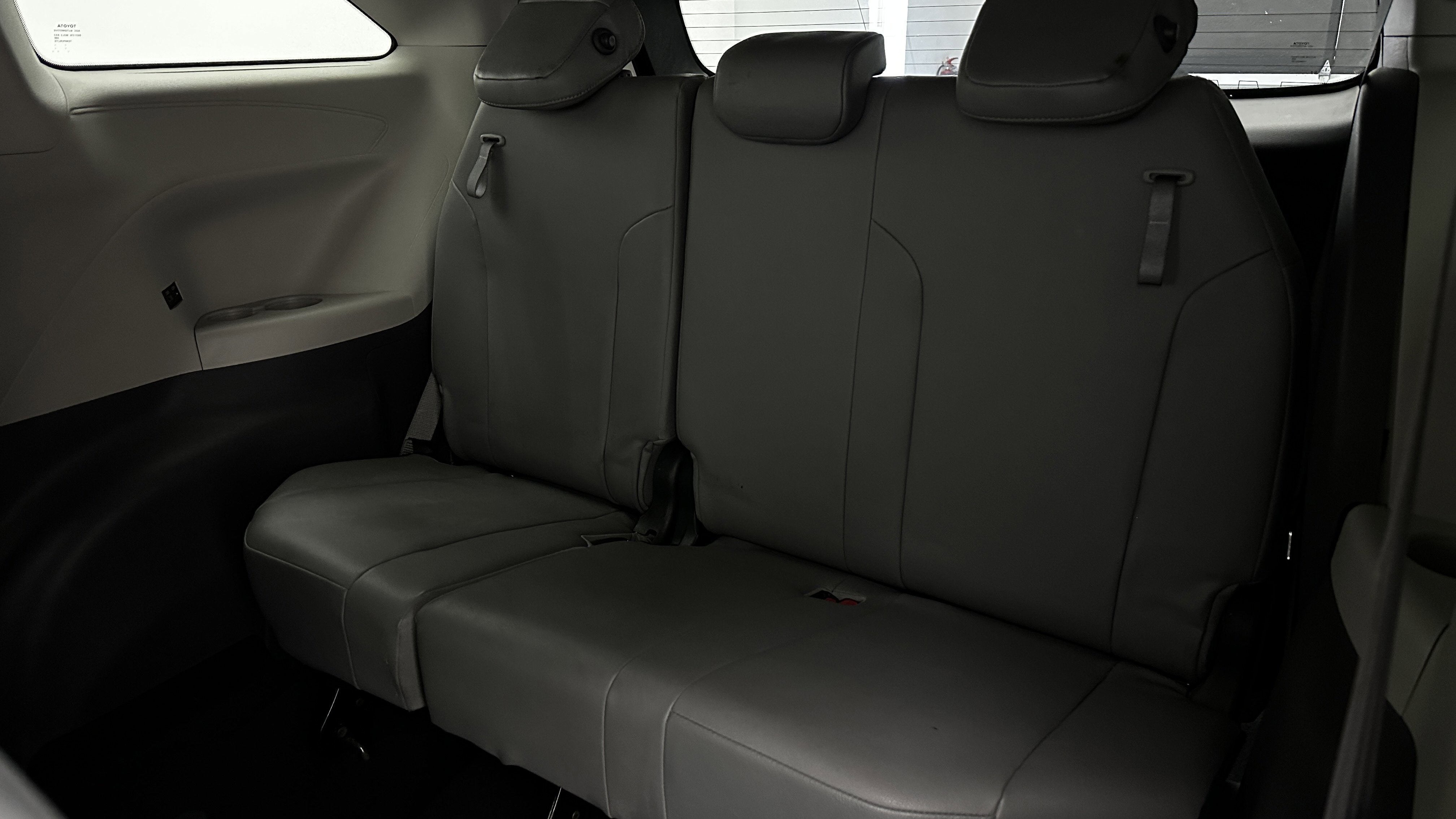 Used 2021 Toyota Sienna XLE image 28