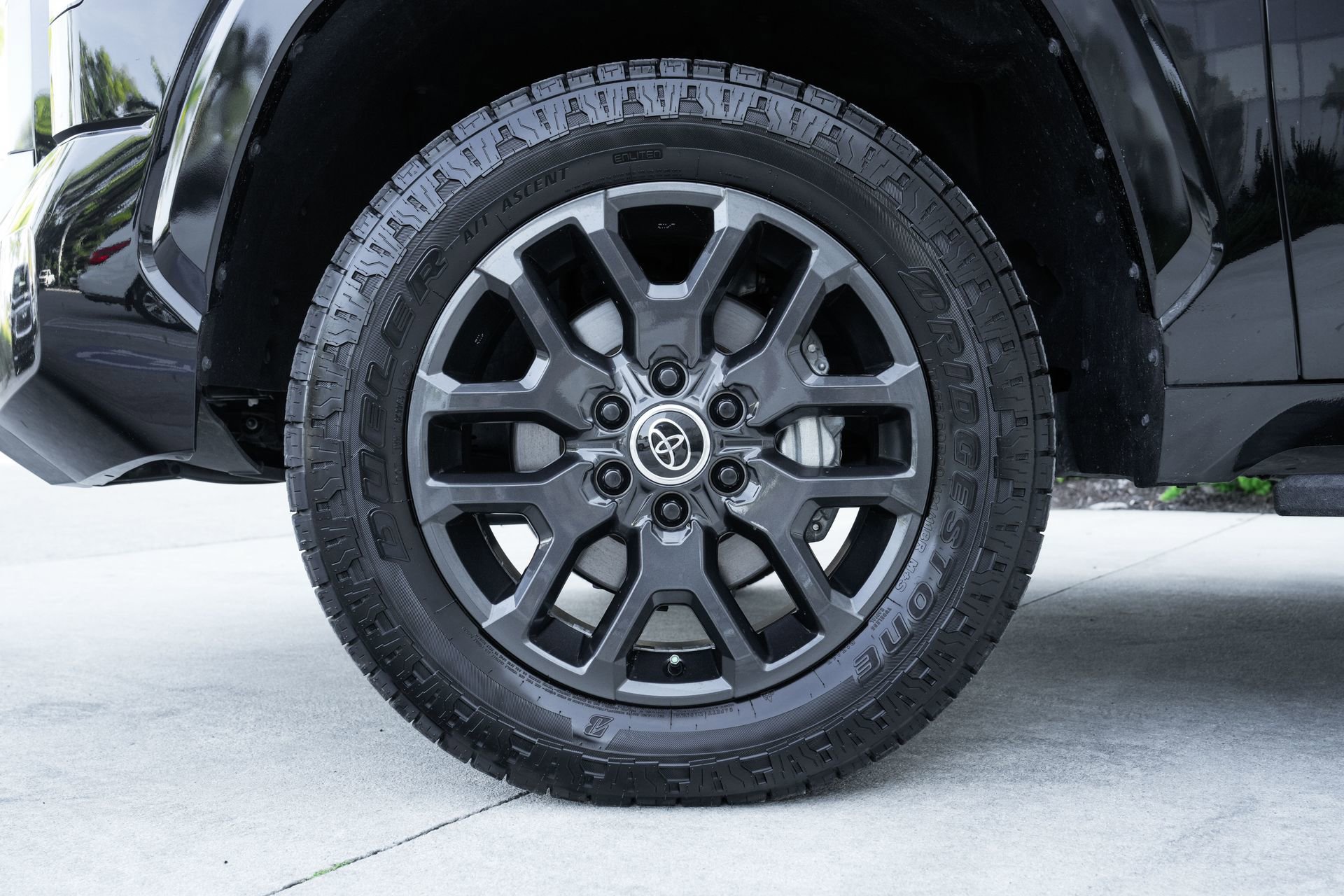 Used 2024 Toyota Tundra Platinum image 30