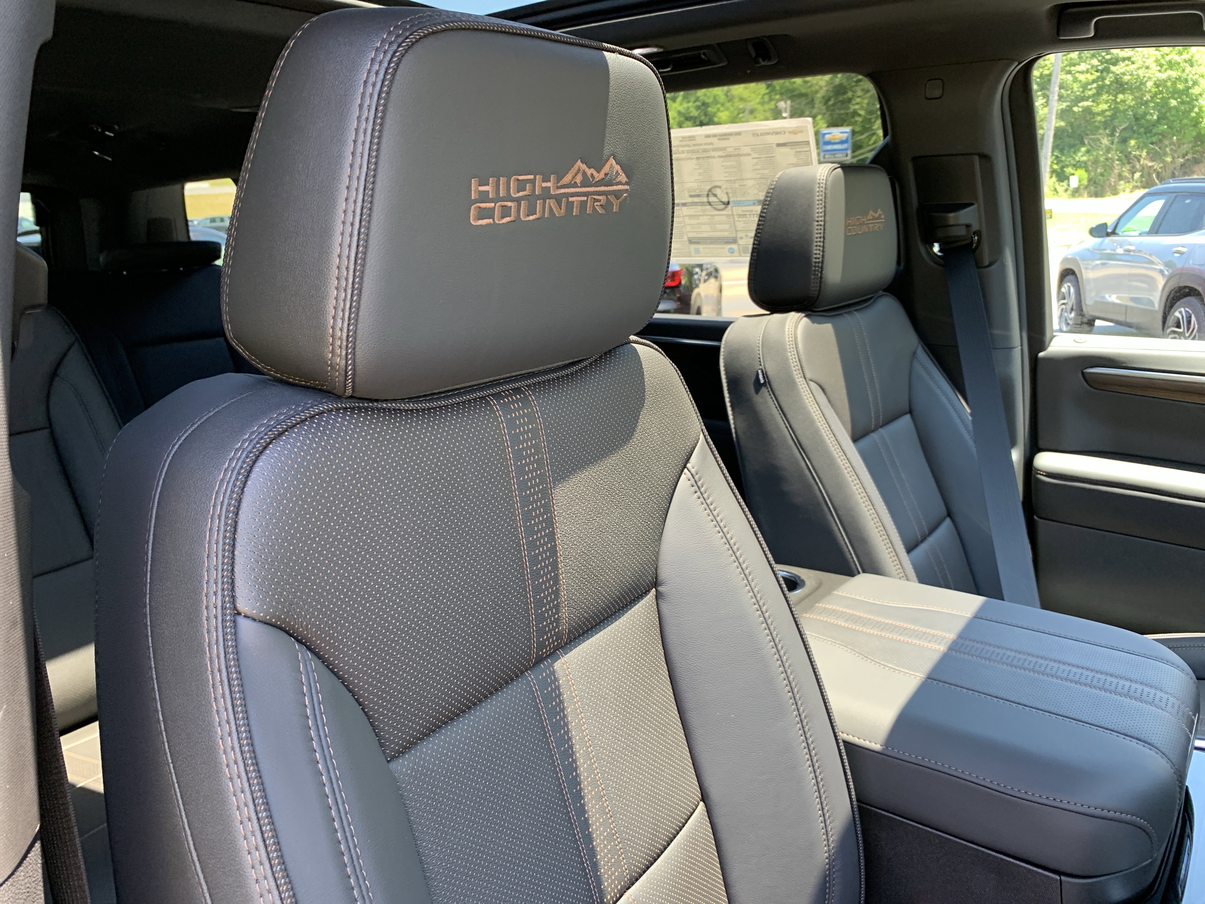 New 2026 Chevrolet Suburban High Country AWD/4WD image 31