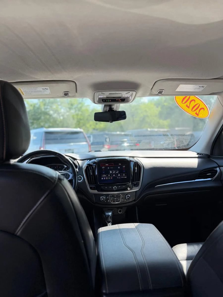 Used 2021 Chevrolet Traverse RS FWD image 14