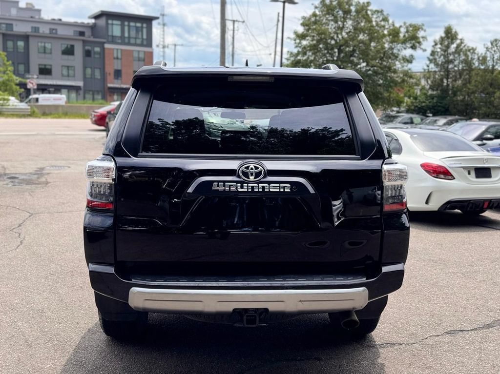 Used 2018 Toyota 4Runner TRD Off-Road Premium AWD/4WD image 5
