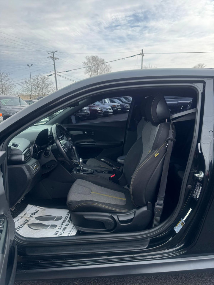 Used 2019 Hyundai Veloster Turbo R-Spec image 11