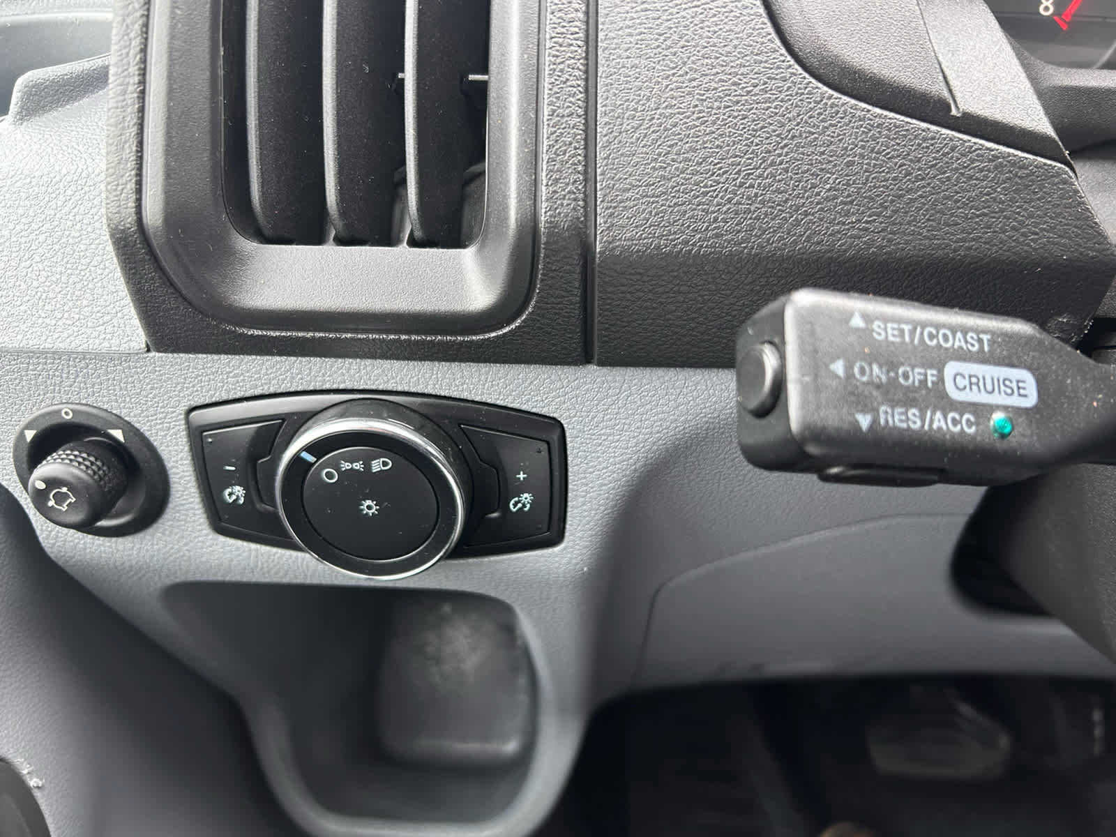 Used 2015 Ford Transit 250 130 Low Roof image 14