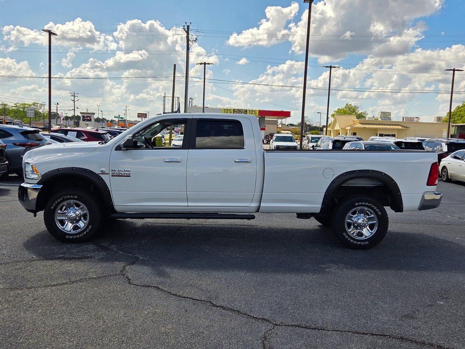 Used 2018 RAM 2500 SLT w/ Protection Group image 4