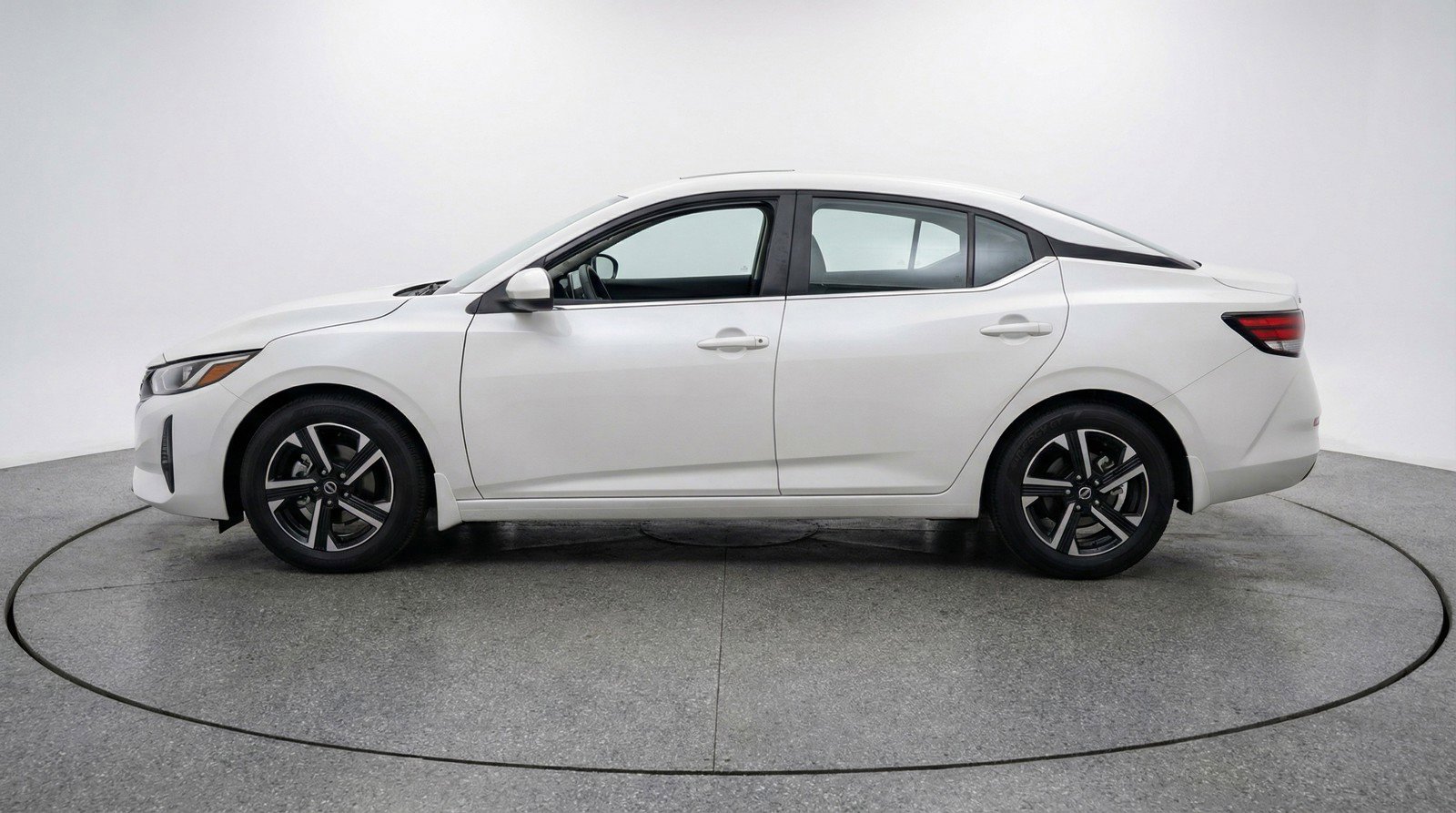 Used 2025 Nissan Sentra SV FWD image 5