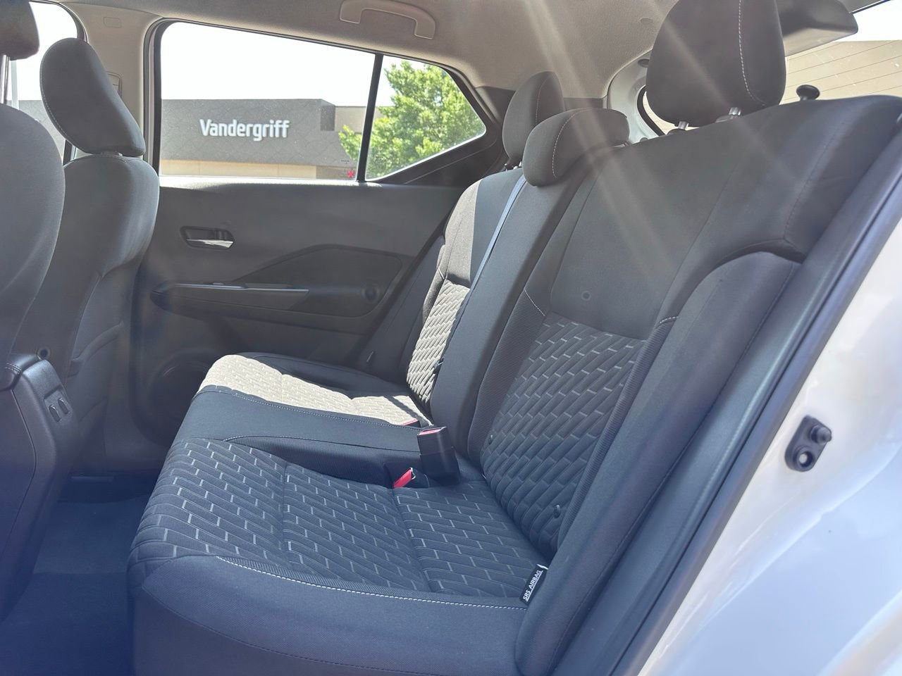 Used 2022 Nissan Kicks SV FWD image 13