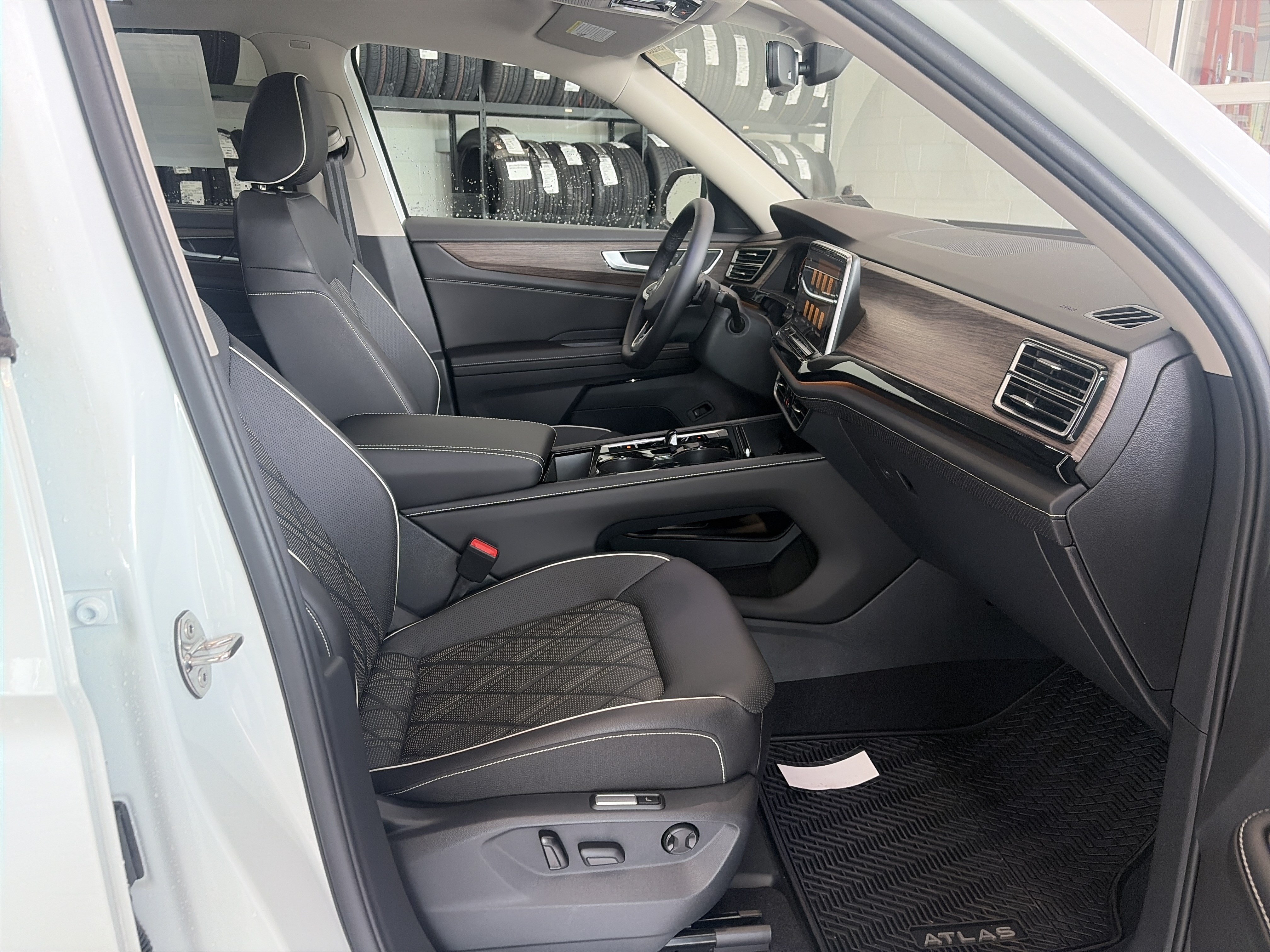 New 2026 Volkswagen Atlas SEL Premium R-Line AWD/4WD image 24
