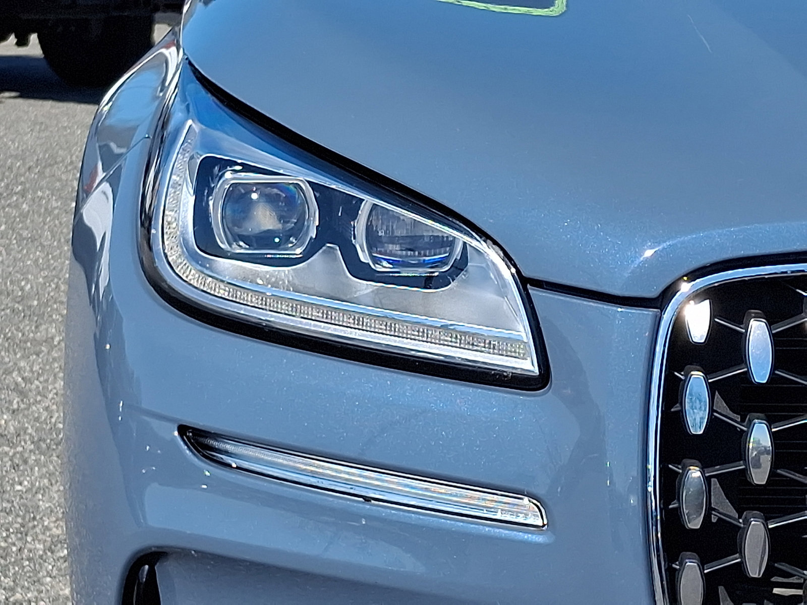 Used 2025 Lincoln Corsair Reserve image 9