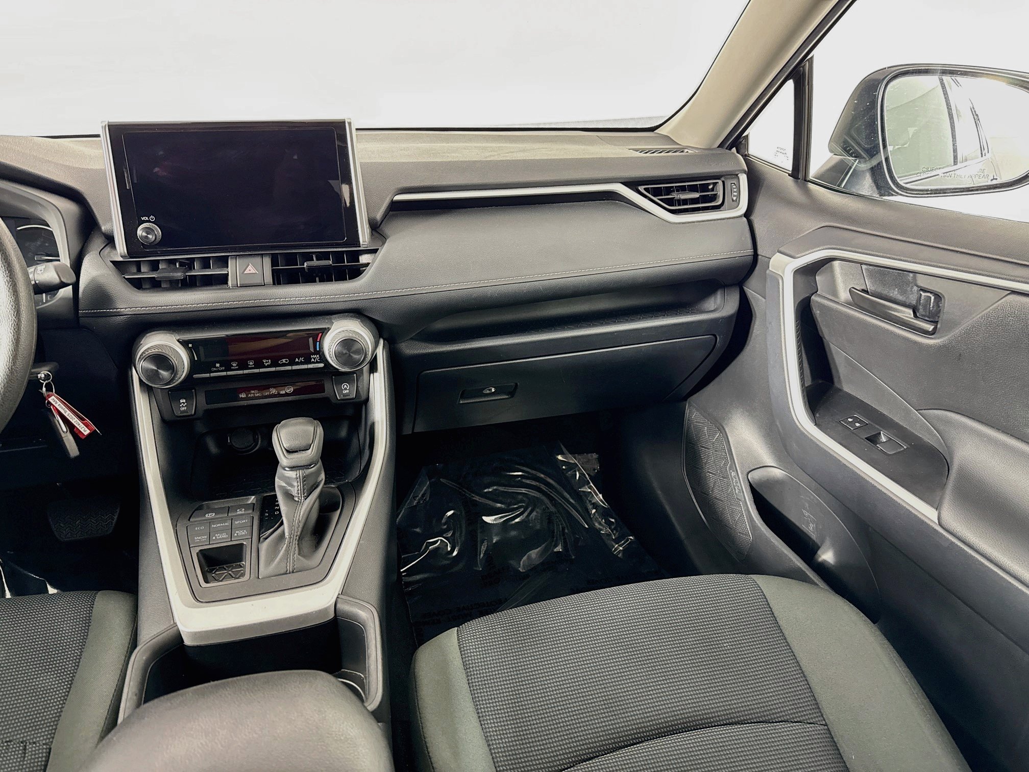 Certified 2025 Toyota RAV4 LE AWD/4WD image 22