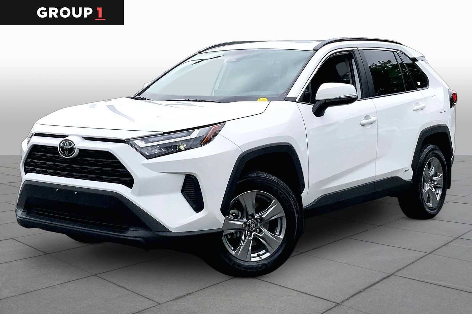 Used 2025 Toyota RAV4 XLE w/ Convenience Package