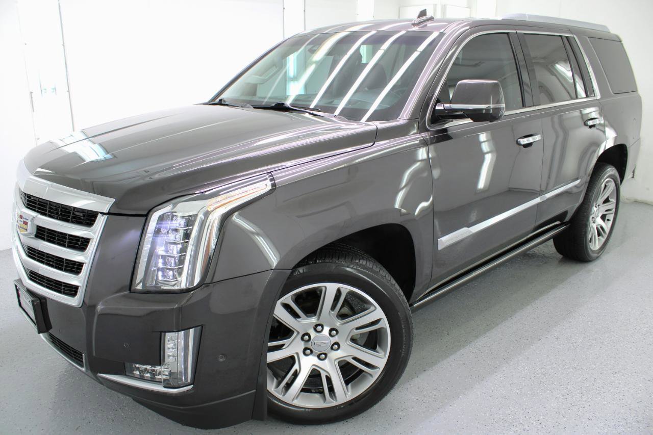 Used 2018 Cadillac Escalade Premium Luxury image 2