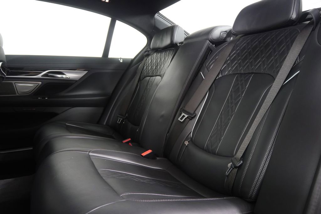 Used 2022 BMW 740i xDrive w/ M Sport Package image 16