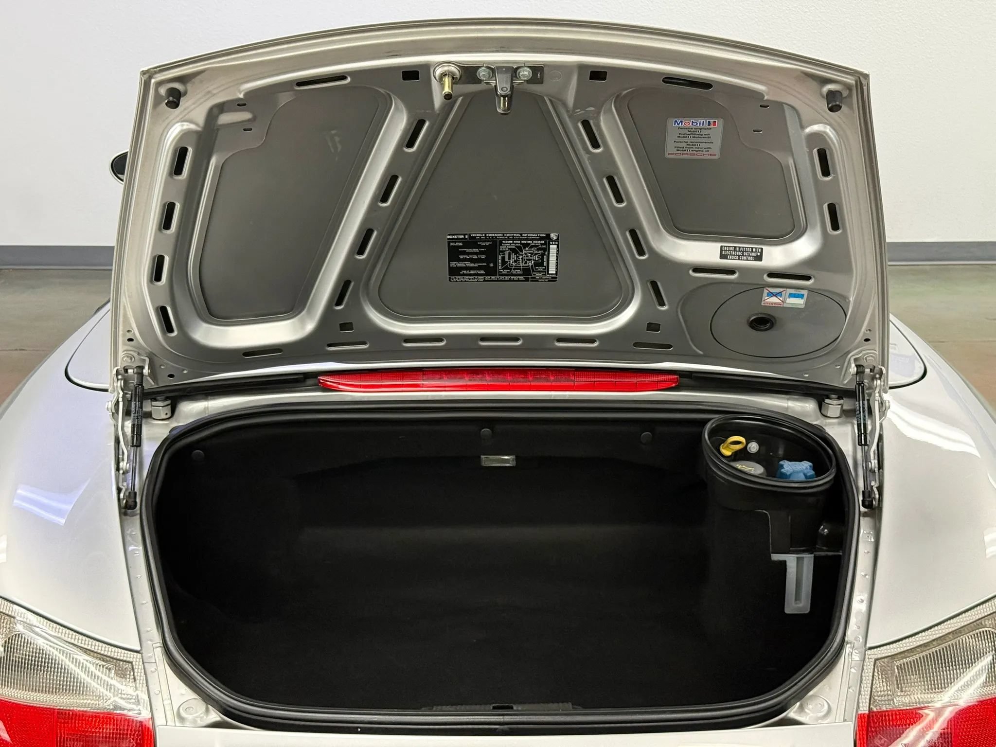 Used 2003 Porsche Boxster S RWD image 25
