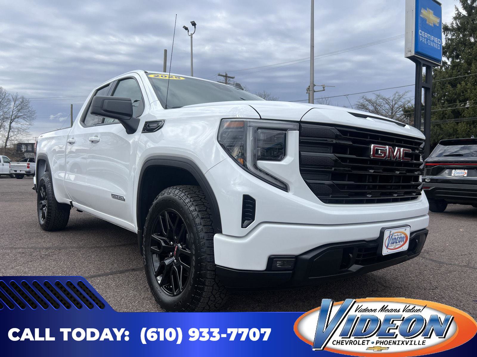 Used 2025 GMC Sierra 1500 Elevation AWD/4WD image 1