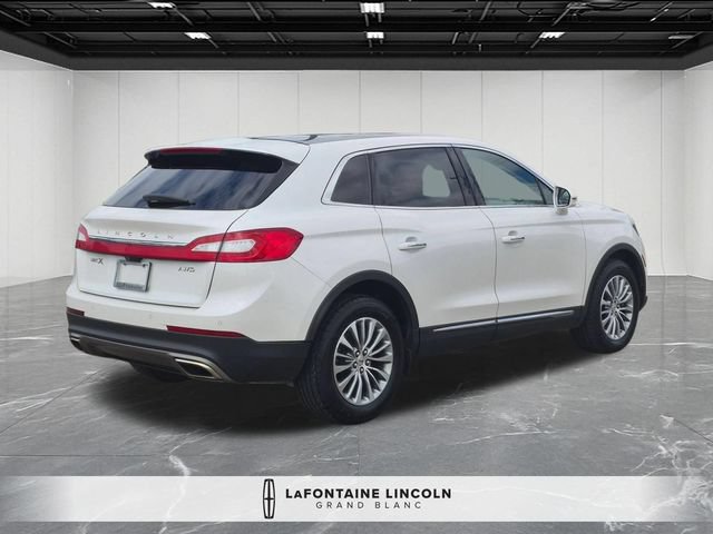 Used 2017 Lincoln MKX Select w/ Select Plus Package AWD/4WD image 5