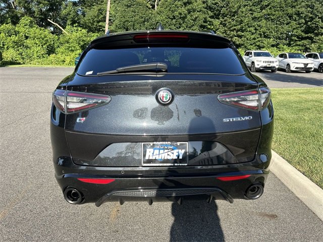 Used 2024 Alfa Romeo Stelvio Veloce image 26