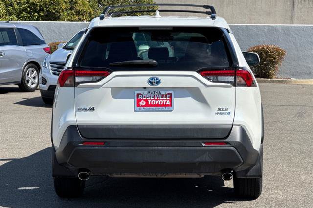 Certified 2021 Toyota RAV4 XLE Premium AWD/4WD image 8