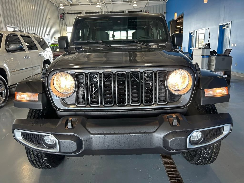 New 2025 Jeep Gladiator Sport AWD/4WD image 2